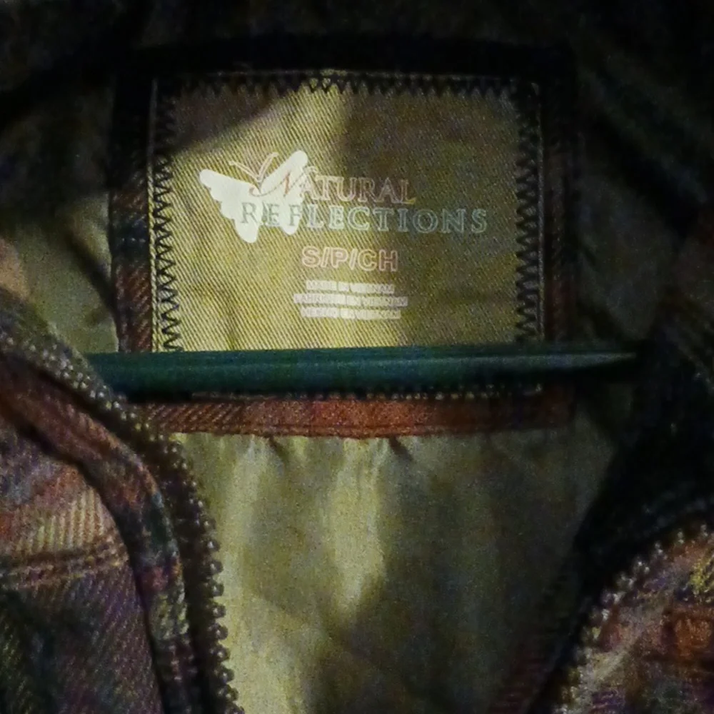 Vest - Picture 2 of 4